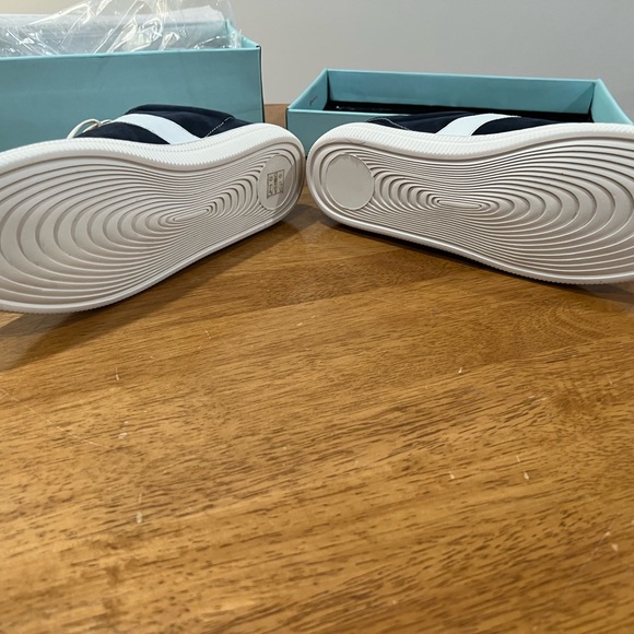 Modern Fiction Casual Sneaker - Picture 5 of 7